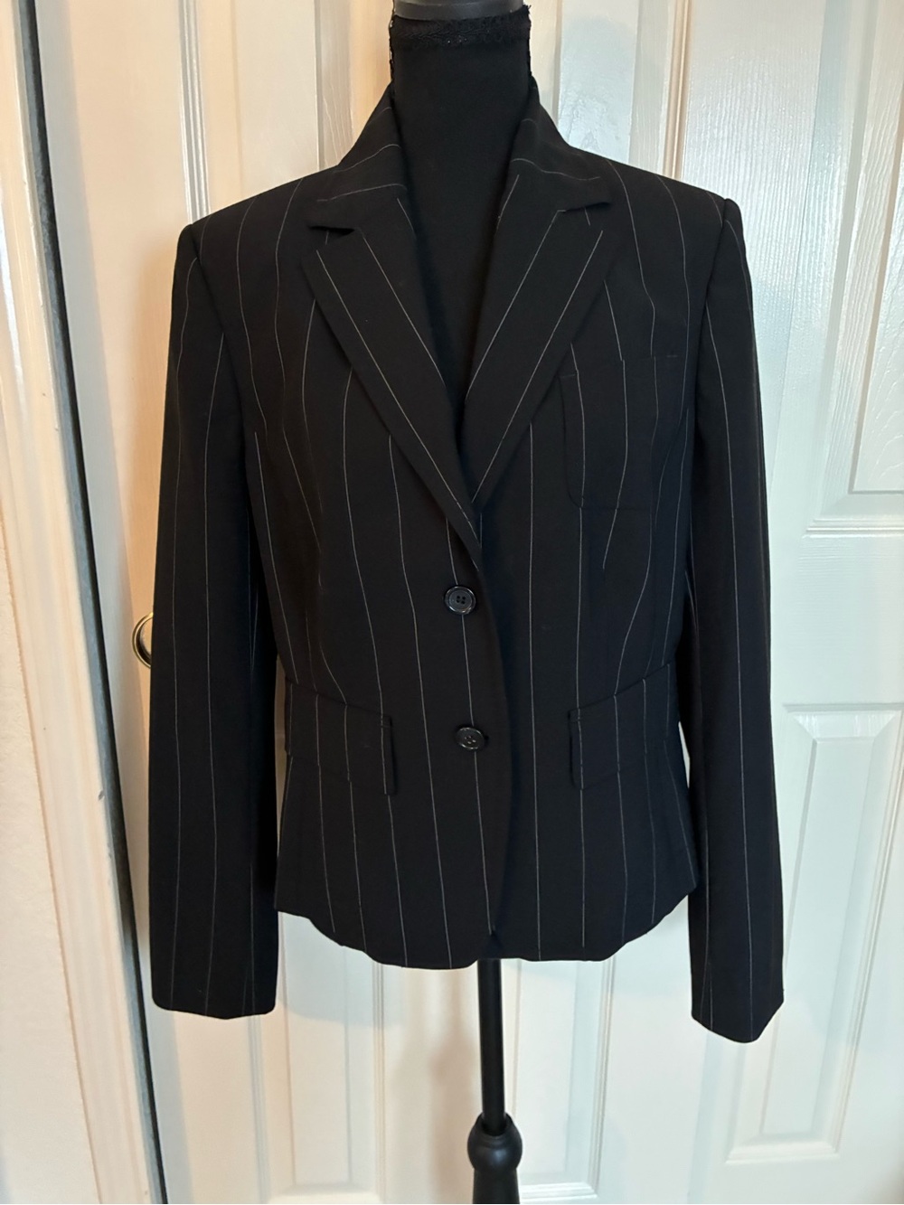 Wool Blend The Limited Women's Black Pinstripe Tailored Blazer